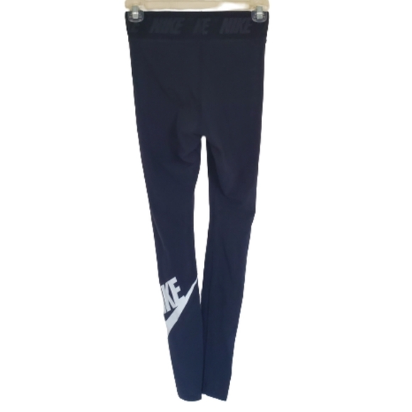 Nike Sportswear Essential Women's High-Waisted Logo Leggings - Picture 8 of 12